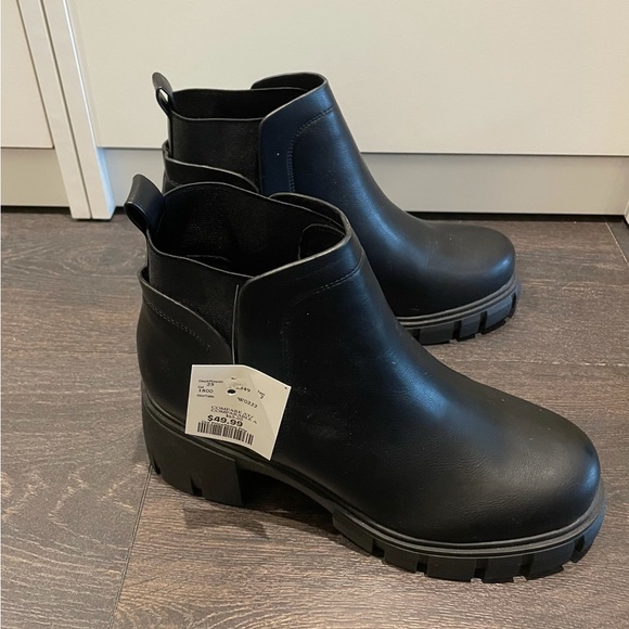 COPY - SODA platform bootie (black) size 8 - Picture 3 of 4